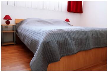 Apartments by the sea Ražanj, Rogoznica - 11347