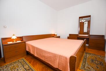 Apartments with parking space Pag - 11358