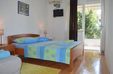 Two bedroom apartment Makarska (A-11361-a(