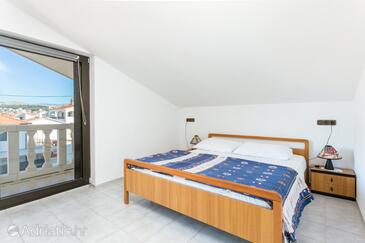 Seaside apartments with a swimming pool Okrug Gornji, Čiovo - 11374