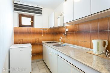 Seaside apartments with a swimming pool Okrug Gornji, Čiovo - 11374