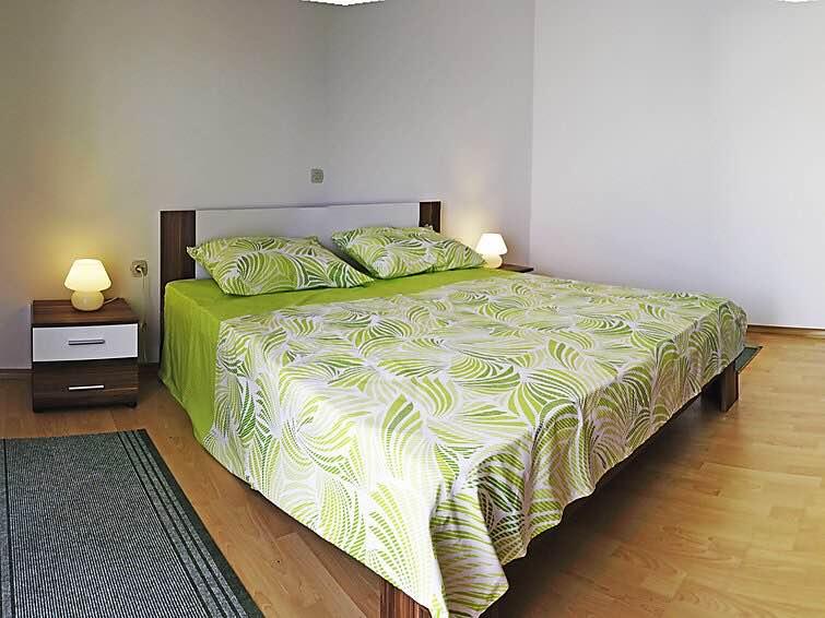 Apartments with parking space Banjol, Rab - 11381