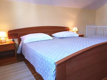 Apartments with swimming pool Banjol, Rab - 11382