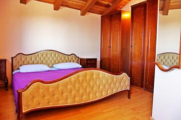 Apartments with parking space Sumartin, Brač - 11387