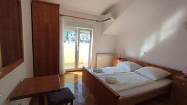 Apartments by the sea Slatine, Čiovo - 1139