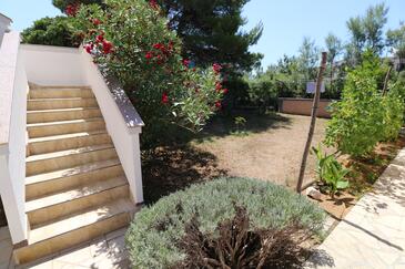 Apartments with parking space Nin, Zadar - 11402