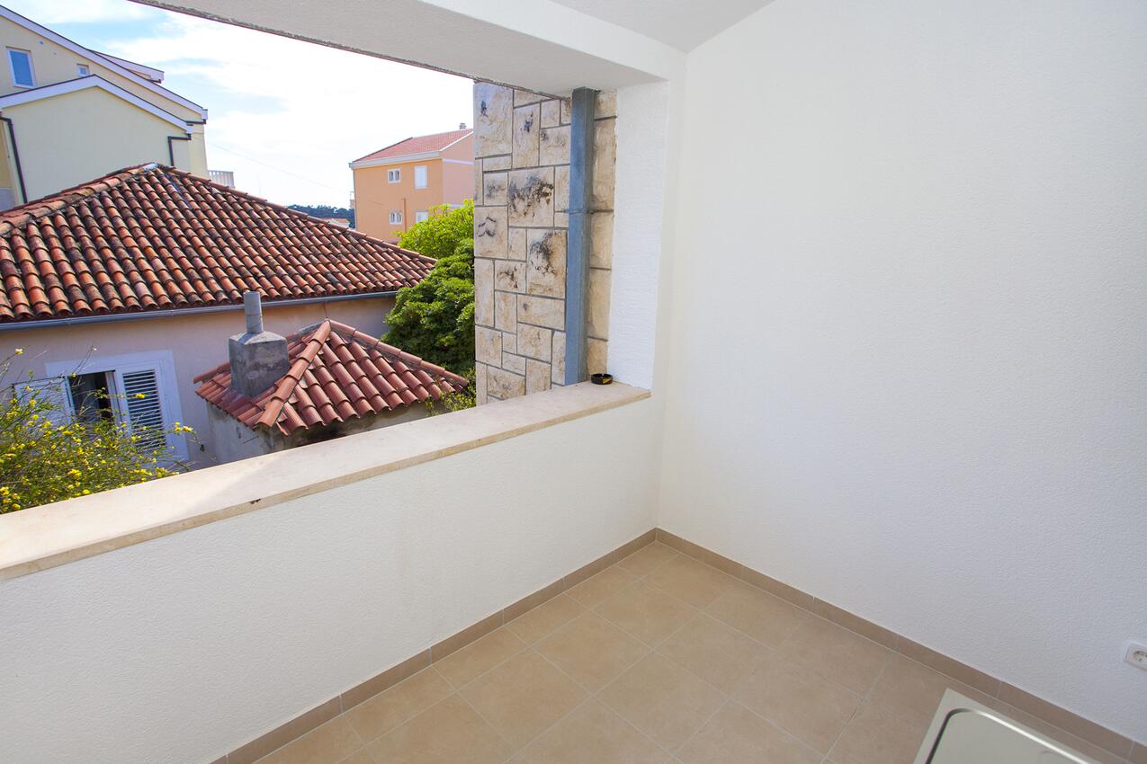 Apartments with parking space Makarska - 11418