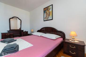 Apartments with parking space Stanići, Omiš - 11421