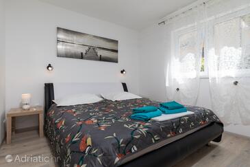 Apartments with parking space Stanići, Omiš - 11421