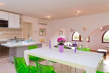 Apartments with parking space Hvar - 11427