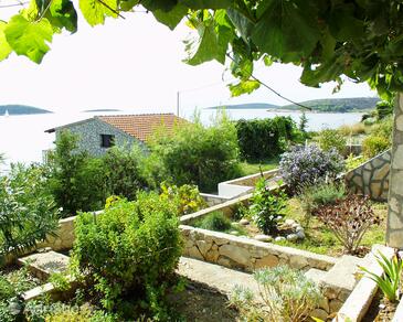 Apartments by the sea Milna, Vis - 1145