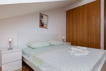 Apartments by the sea Sumpetar, Omiš - 11462