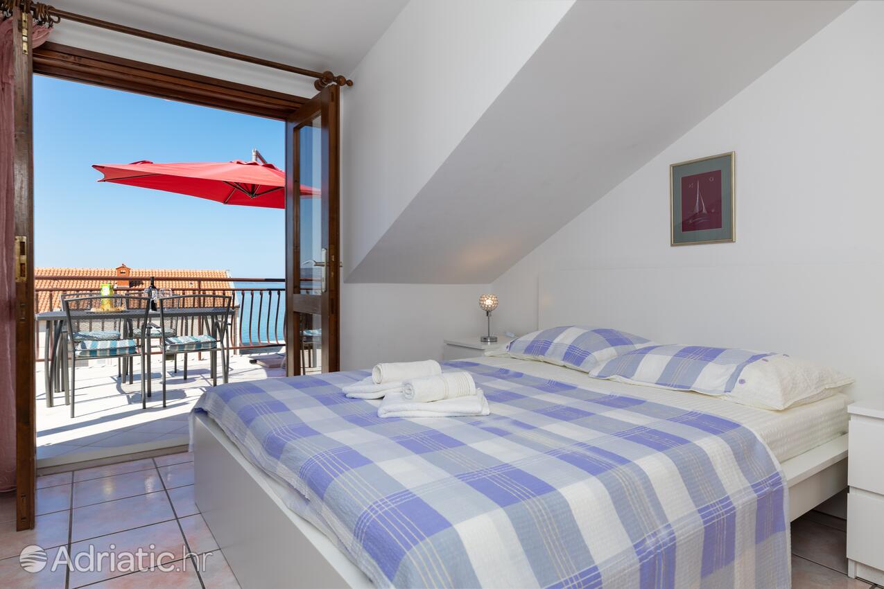 Apartments by the sea Sumpetar, Omiš - 11462