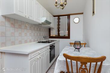 Apartments by the sea Sumpetar, Omiš - 11462