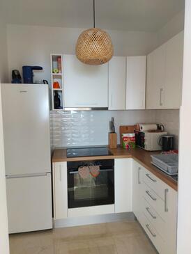 Apartments by the sea Podgora, Makarska - 11469