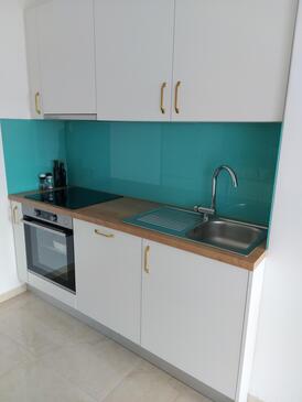 Apartments by the sea Podgora, Makarska - 11469