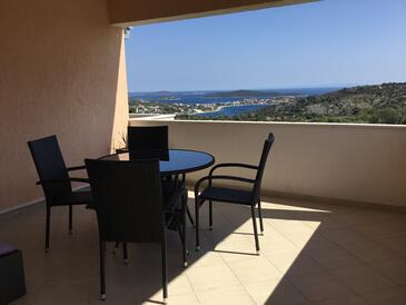 Ferienwohnungen mit Pool für Familien Dvornica, Rogoznica - 11470