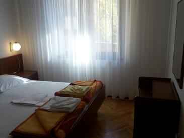 Apartments with parking space Novi Vinodolski - 11479