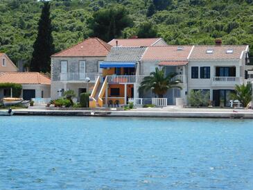 Apartments with terrace Drače, South Dalmatia