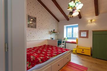 Apartments with parking space Kornić, Krk - 11506