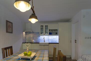 Apartmani s parkingom Kornić, Krk - 11506