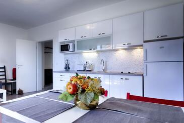 Apartments by the sea Komiža, Vis - 1151