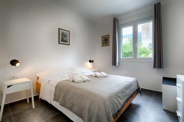 Apartments by the sea Komiža, Vis - 1151