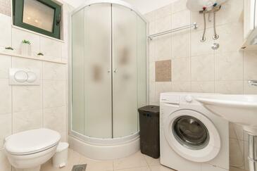 Apartment with terrace Omiš, Central Dalmatia