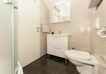 Apartment with terrace Omiš, Central Dalmatia