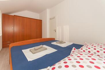 Apartment with terrace Omiš, Central Dalmatia