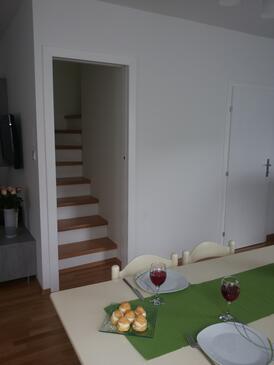 Apartment with terrace Omiš, Central Dalmatia