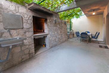 Apartment with terrace Omiš, Central Dalmatia