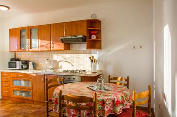 Apartments with parking space Senj - 11520