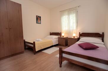 Apartmanok parkolóhellyel Mavarstica, Ciovo - 11563