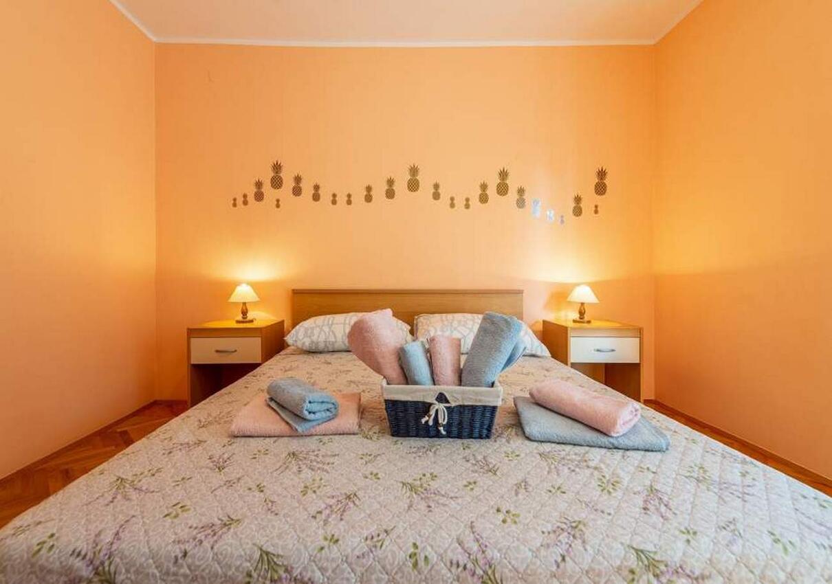 A-11572-a - Alloggi privati - Appartamenti con parcheggio Grebastica, Sebenico - Šibenik