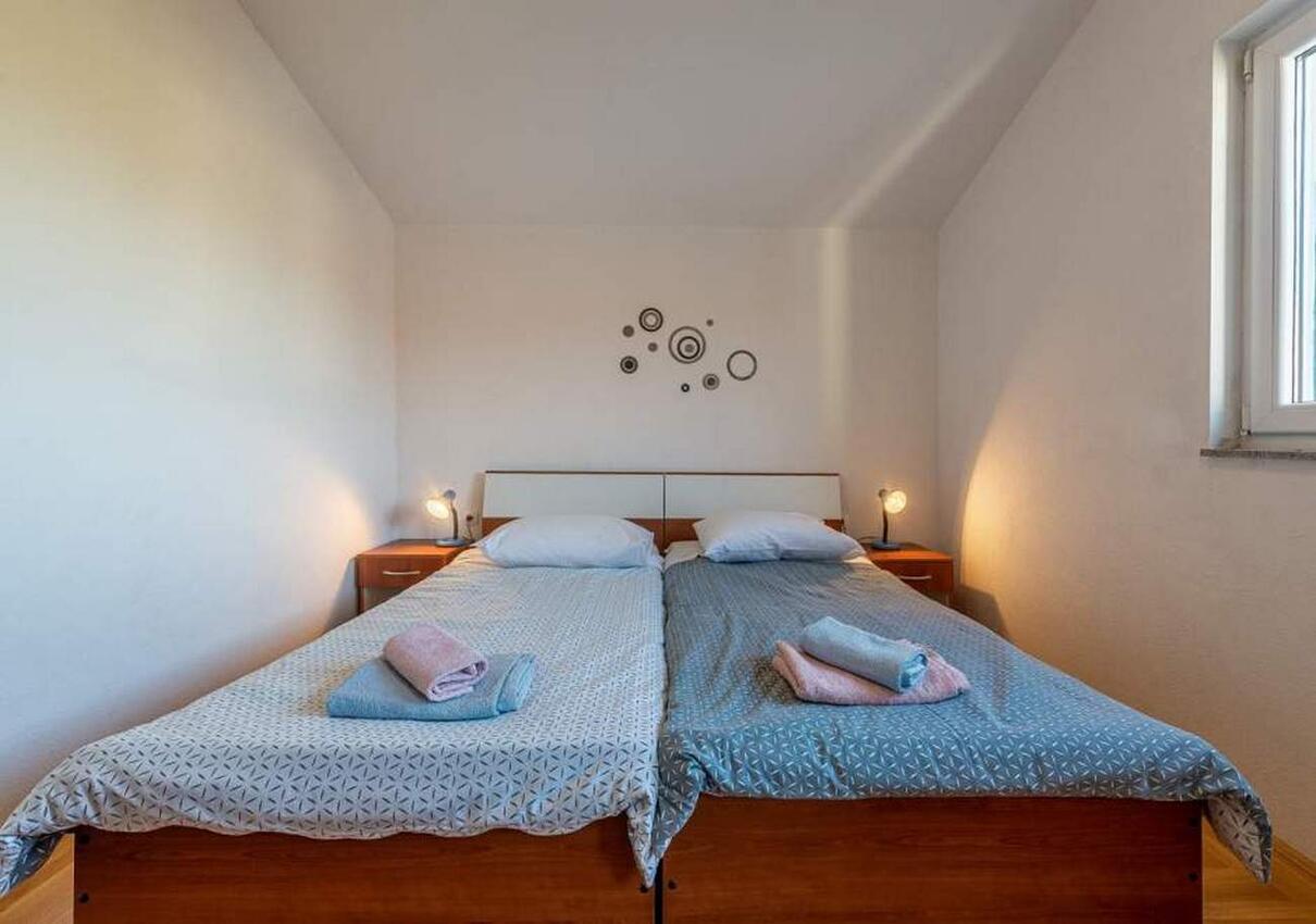 A-11572-b - Alloggi privati - Appartamenti con parcheggio Grebastica, Sebenico - Šibenik