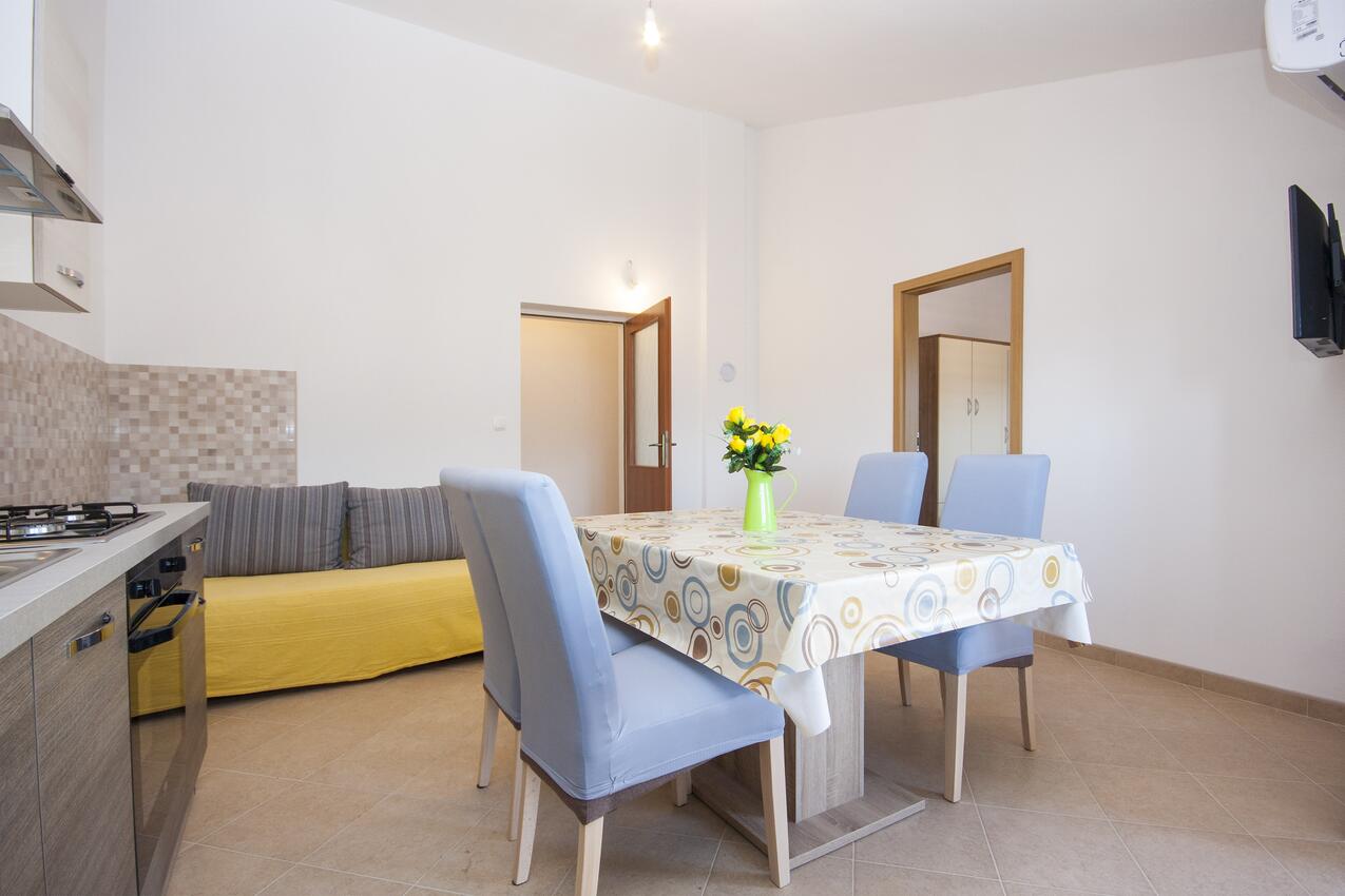 A-11572-c - Alloggi privati - Appartamenti con parcheggio Grebastica, Sebenico - Šibenik