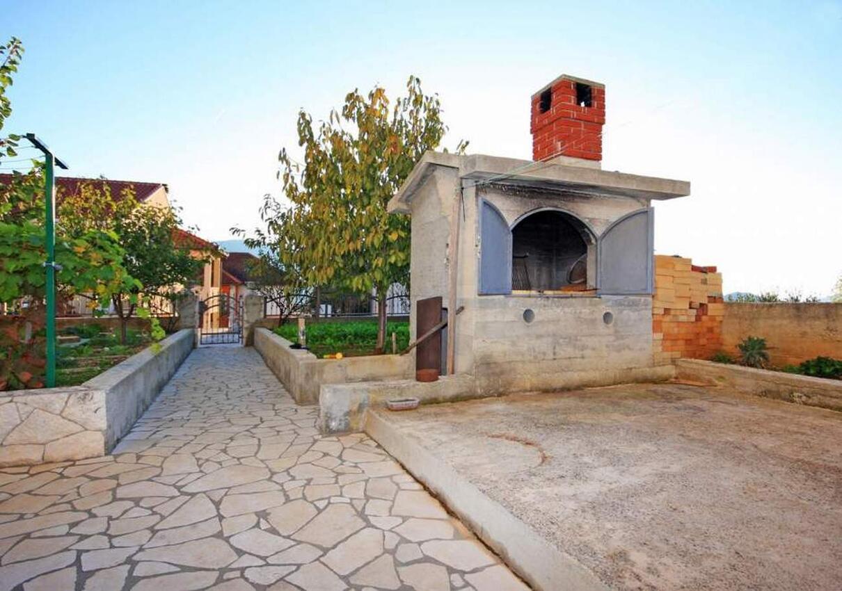 Giardino - Appartamenti con parcheggio Grebastica, Sebenico - Šibenik
