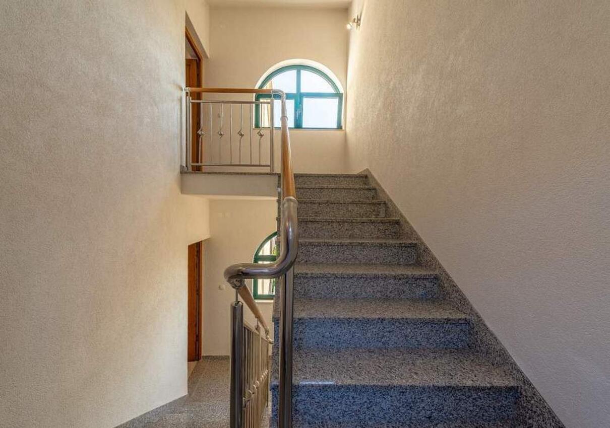 Giardino - Appartamenti con parcheggio Grebastica, Sebenico - Šibenik