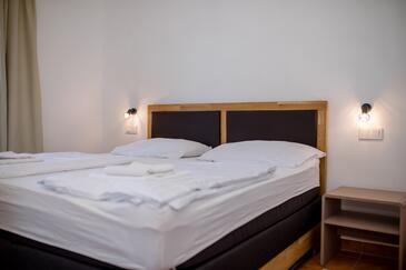 Apartmani i sobe uz mere Supetarska Draga - Gornja, Rab - 11579