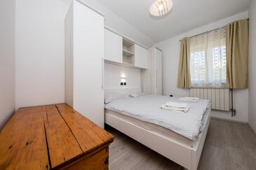 Apartmaji in sobe ob morju Supetarska Draga - Gornja, Rab - 11579