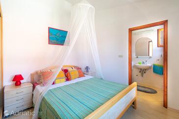 Apartments by the sea Kukljica, Ugljan - 11584