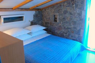 Seaside family friendly house with a swimming pool Cove Pernatice, Drvenik - 11590