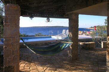 Seaside family friendly house with a swimming pool Cove Pernatice, Drvenik - 11590