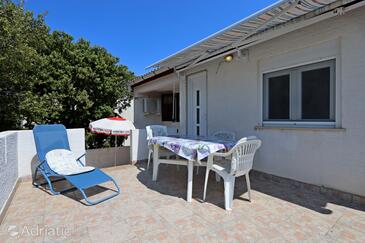 Apartmaji s parkingom Mandre, Pag - 11600 Adriatic.hr