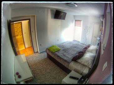 Apartment with terrace Šibenik, North Dalmatia