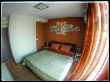 Apartment with terrace Šibenik, North Dalmatia