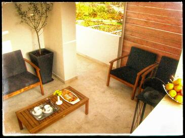 Apartment with terrace Šibenik, North Dalmatia