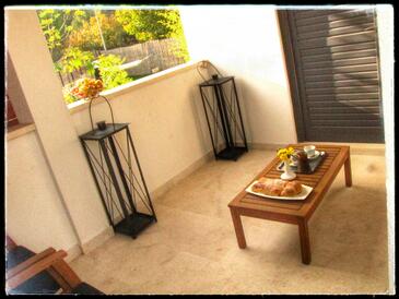 Apartment with terrace Šibenik, North Dalmatia