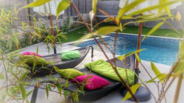 Apartment with terrace Šibenik, North Dalmatia